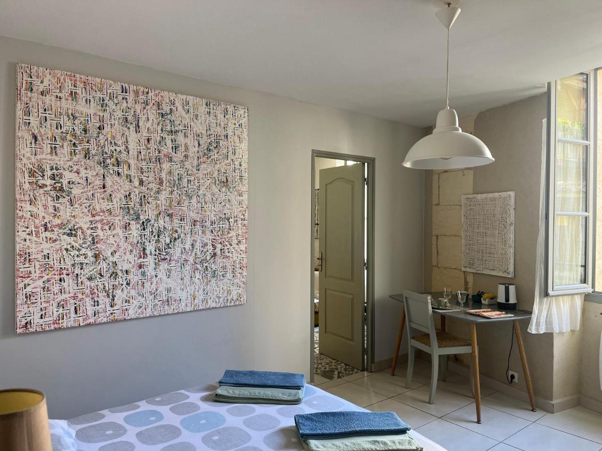 Chambre Paisible Dans Une Ancienne Batisse Renovee Issigeac Экстерьер фото